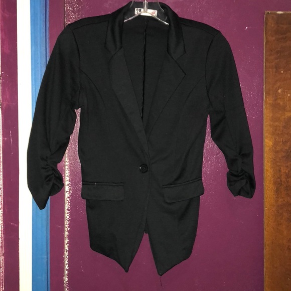 Black One Button Blazer w/ runched 3/4 sleeves - Picture 2 of 2